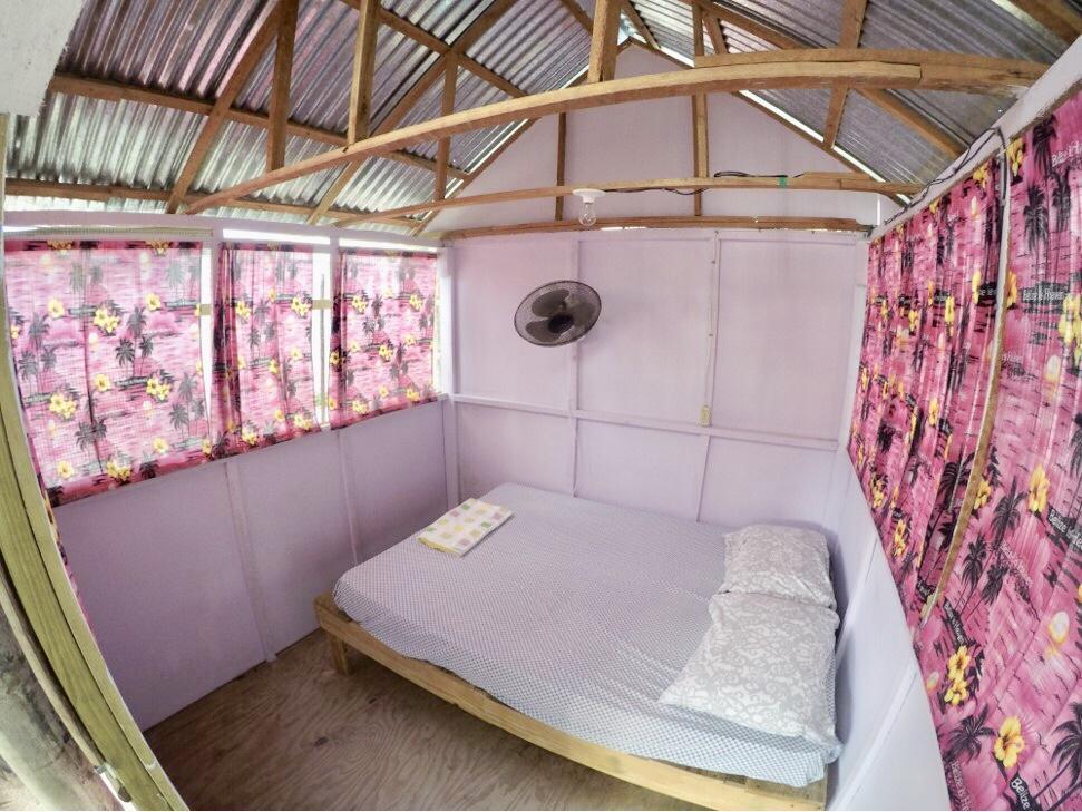 Hostel Tropical Oasis Caye Corker Exteriér fotografie